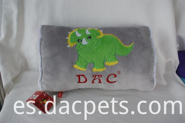 Cojín de dinosaurio bordado Embroidered dinosaur cushion